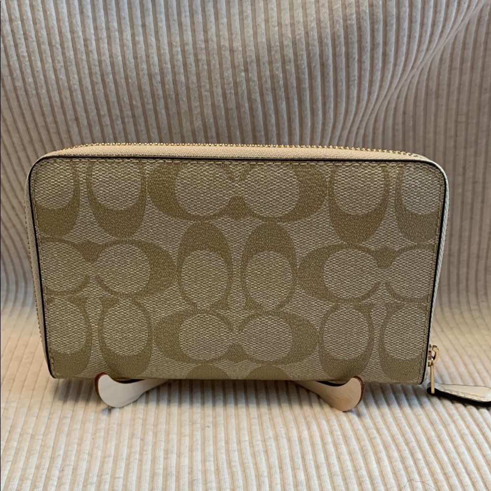 Coach Tan Signature Wallet - Picture 6 of 16